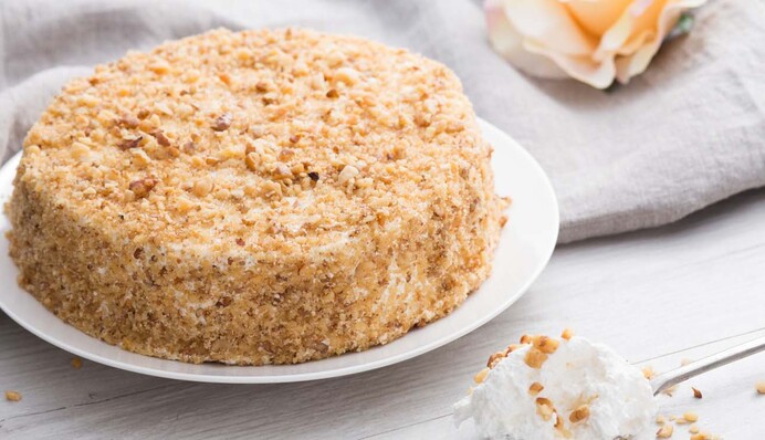 Торт Сметанник нашвидкоруч: простий рецепт десерту до чаю