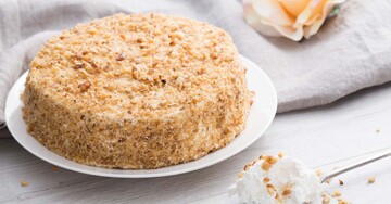 Торт Сметанник нашвидкоруч: простий рецепт десерту до чаю