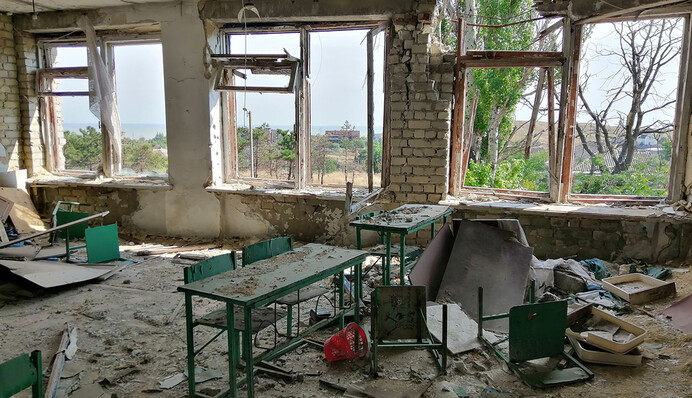 Перше вересня на Донбасі: як виглядають школи-примари в Широкиному і Зайцевому