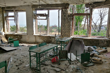 Перше вересня на Донбасі: як виглядають школи-примари в Широкиному і Зайцевому