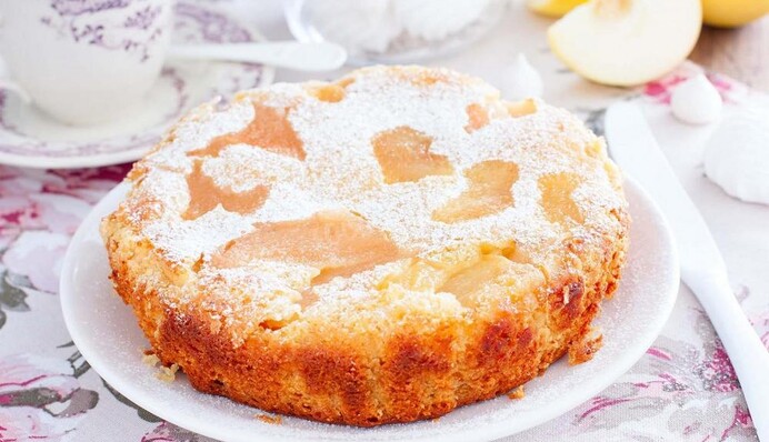 Готовим дома классическую шарлотку с яблоками: простой рецепт на 30 минут дела