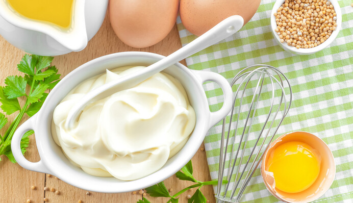 Домашний майонез за 10 минут: простой рецепт соуса без консервантов