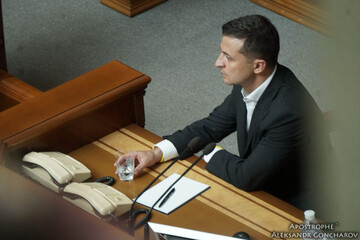 Рада під наглядом Зеленського скасувала недоторка­­­ність: всі подробиці і відео