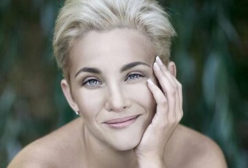 Українська акторка і телеведуча народила третю дитину: зворушливе фото з пологового будинку