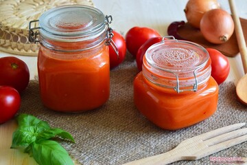 Домашній кетчуп з помідорів: простий та смачний рецепт на зиму