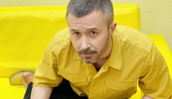 Сергій Бабкін випустив новий трек: обкладинкою стало оголене фото з дружиною