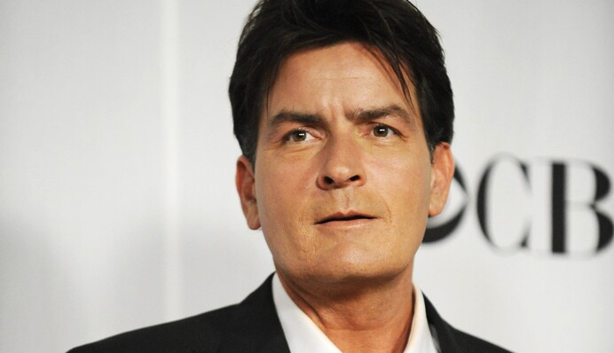 Чарли Шин угодил в скандал с алиментами: бывшая жена требует от него огромную сумму