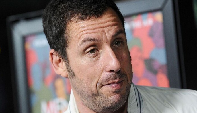 Адаму Сендлеру - 53: стількох двійників немає ні в однієї зірки Голлівуду, і ось кращі з них