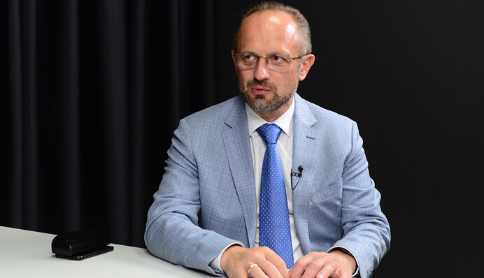 Зеленский должен понимать, что играет с шулерами - Роман Безсмертный