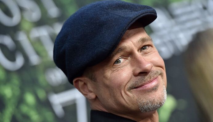 Брэд Питт пошутил о превосходстве над Томом Крузом и раскрыл секрет хорошей формы