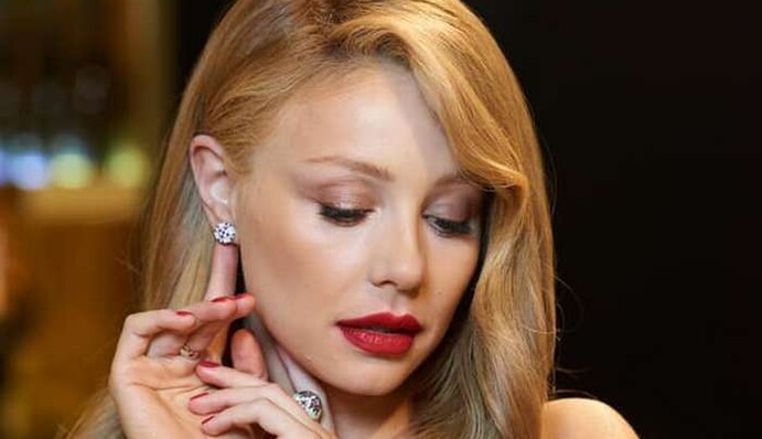 Кароль призналась в мыслях о суициде после смерти мужа: что уберегло певицу