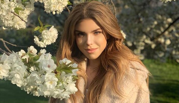 Украинская певица вышла замуж в платье весом 23 килограмма: первые фото и видео с роскошной свадьбы