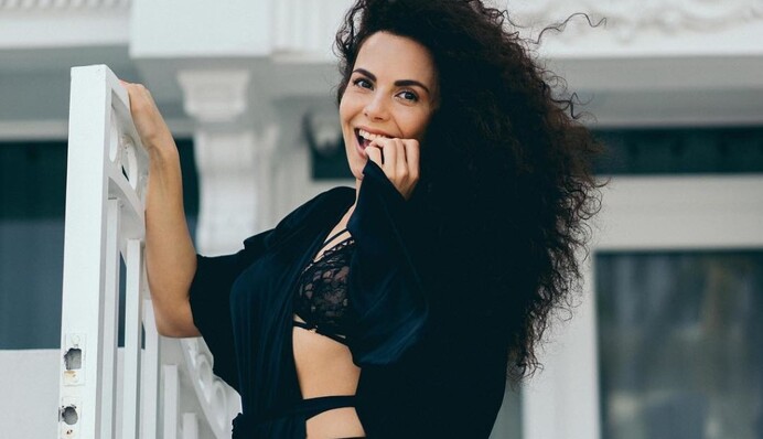 Он хотел любви: Настя Каменских рассказала о драке с навязчивым ухажером