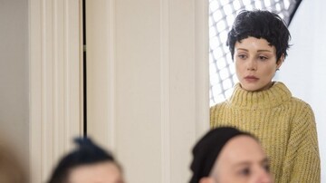 У YouTube з'явився фільм з Тіною Кароль в головній ролі: в ньому вона брюнетка з короткою стрижкою