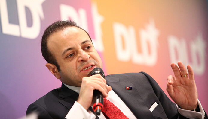 Терористи мають три школи в Україні, які досі працюють - турецький політик