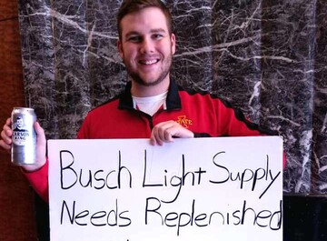 Хлопець попросив у ефірі грошей на пиво, а в підсумку зібрав 1 млн доларів для дитячої лікарні