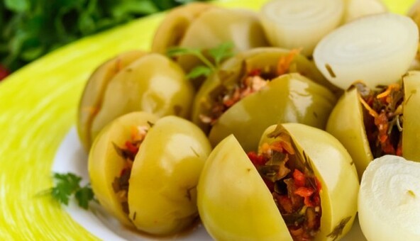 Квашені зелені помідори на зиму: перевірений рецепт сезонної закуски