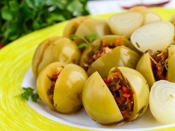 Квашені зелені помідори на зиму: перевірений рецепт сезонної закуски