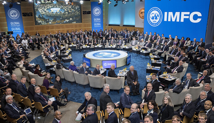 Чи буде дефолт: Україна зайшла в глухий кут у переговорах щодо життєво-важливого кредиту