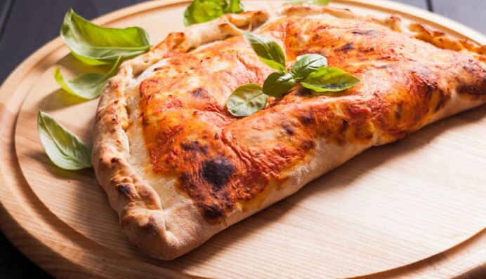 Пицца кальцоне с помидорами за час: простой рецепт для приготовления дома