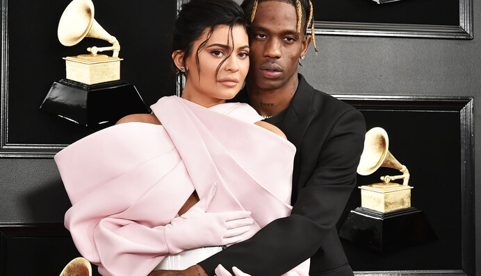 Модель Кайли Дженнер и рэпер Трэвис Скотт расстались: что известно о разрыве пары