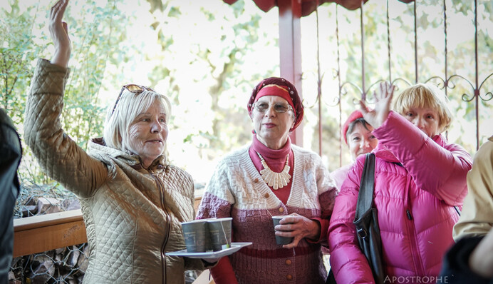 Под Киевом пенсионеров тепло поздравили с Днем пожилых людей: эксклюзивные фото