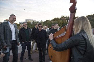 Українці вразили Тома Круза незвичайним виконанням хіта з фільму 
