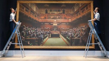 Картину Бенксі продали за рекордну суму: нею художник висміяв британський парламент