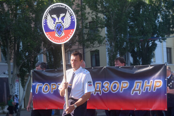 Петров путч, поджоги людей и тухлые консервы: как боевики пугают жителей Донбасса