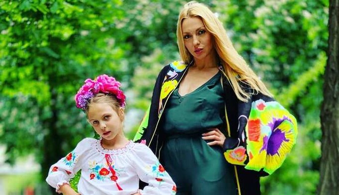 Перевернула мое понятие о материнстве: Полякова в день рождения дочери написала трогательный пост