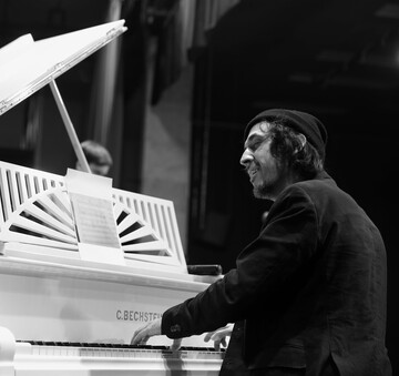 Пианист Фима Чупахин презентует дебютный альбом 