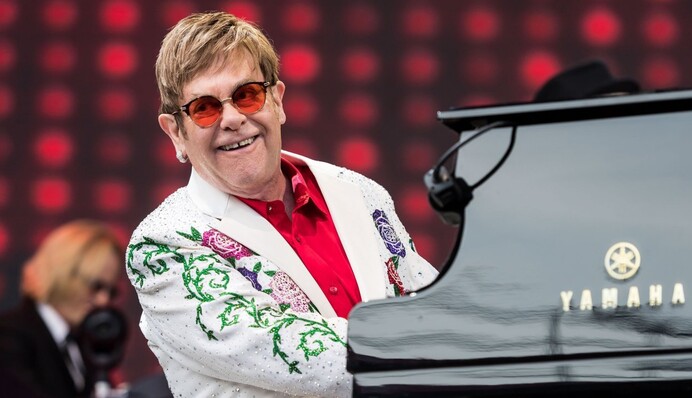 Елтон Джон поділився історією про невдалу пересадку волосся
