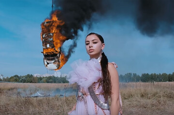 Британська поп-зірка Charli XCX зняла кліп в Києві