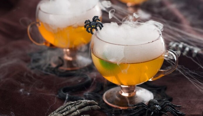 Кривава Мері і Болотна вода: 10 страшних коктейлів на Хеллоуїн