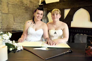 Пара справила весілля у стилі Гаррі Поттера: такого безглуздого фотошопу немає навіть в альбомах українців