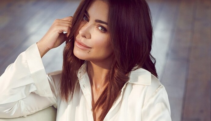 Завжди на одній хвилі: Ані Лорак розговорилася про роман з молодим коханим