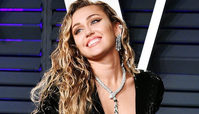 Майлі Сайрус опублікувала занадто відверті фото в Instagram - сервіс їх напевно видалить