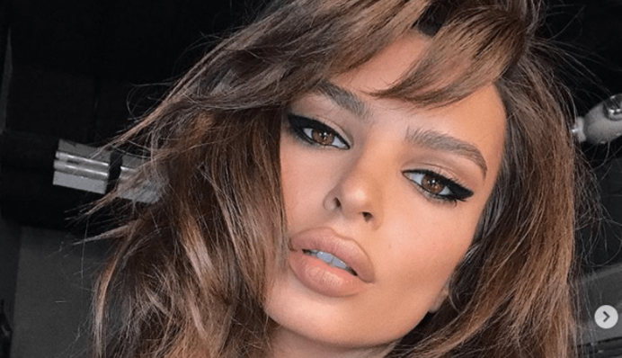 На супермодель Эмили Ратаковски подали в суд за фото в Instagram