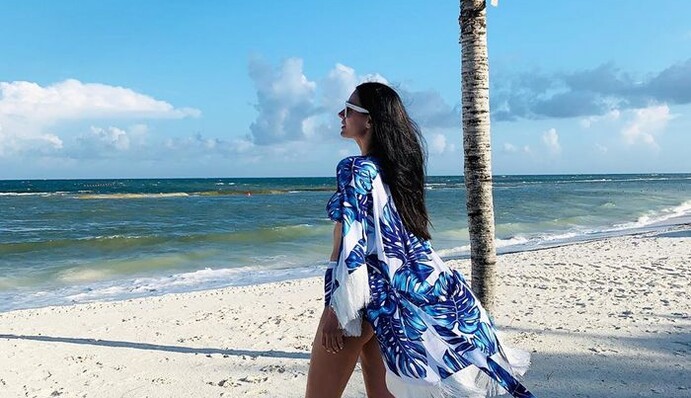 Маша Єфросиніна показала струнку фігуру в купальнику на відпочинку в Мексиці