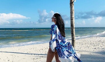 Маша Єфросиніна показала струнку фігуру в купальнику на відпочинку в Мексиці