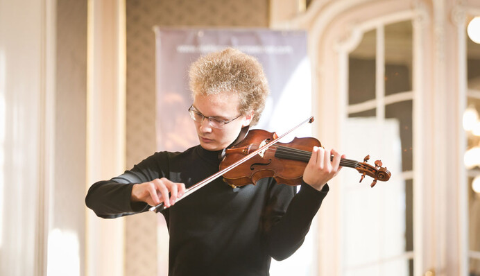 Во Львове определили победителей ІІІ Международного конкурса скрипачей