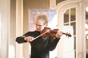 Во Львове определили победителей ІІІ Международного конкурса скрипачей