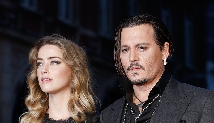 Бывшая жена Джонни Деппа заявила, что он платил за молчание свидетелям насилия в их семье