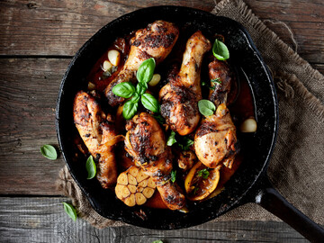 Кокован, або курка в вині з грибами: простий рецепт і хороша ідея для вечері