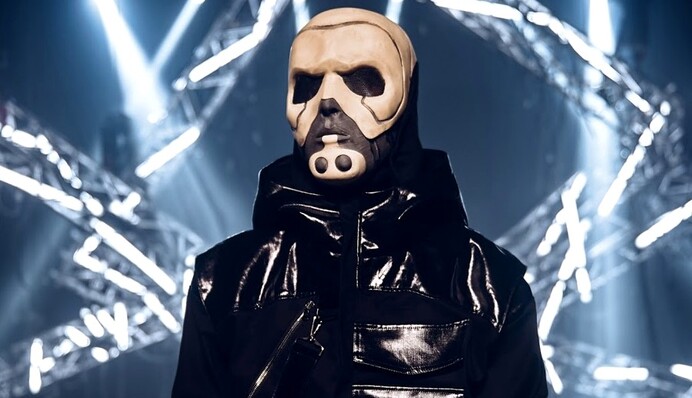 Таинственный барабанщик The Hardkiss попрощался с группой и впервые снял маску 