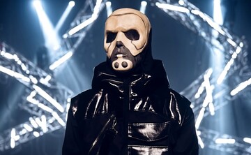 Таємничий барабанщик The Hardkiss попрощався з гуртом і вперше зняв маску 