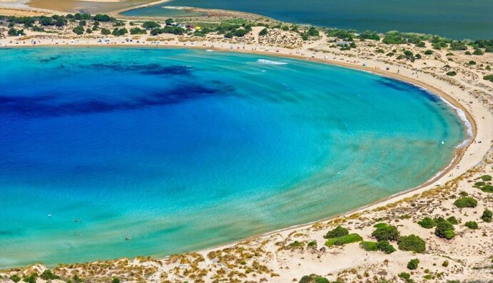 Горы и солнечные пляжи Греции: сколько стоит отдых у моря в декабре 2019