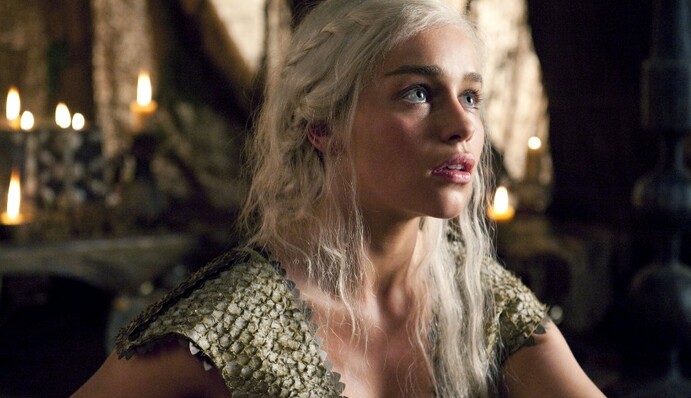 Схилила коліно: Емілія Кларк розповіла про незручну зустріч із принцом Вільямом