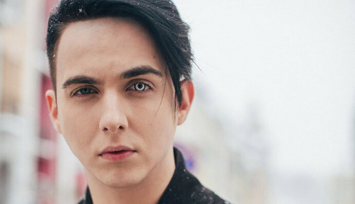 Открытая булавка возле подушки: MELOVIN поделился жуткой историей