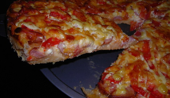 Як приготувати смачну домашню піцу за годину: детальний рецепт і поради